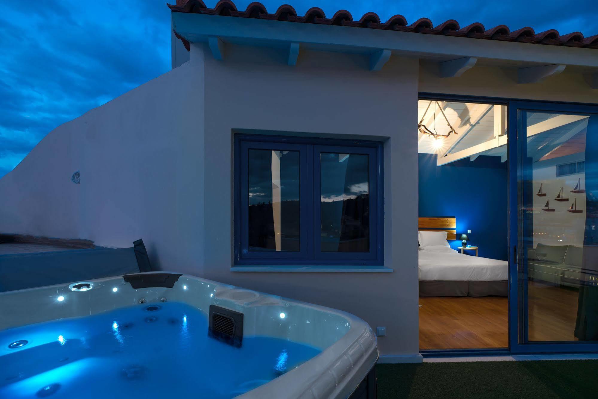 Lotus Hotel